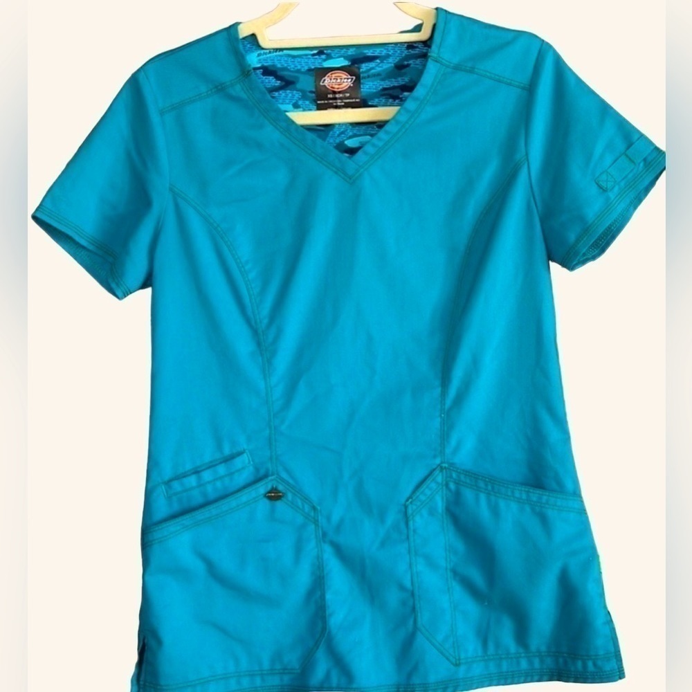 DICKIES Solid Turquoise V-Neck Scrub Top, SizeX-small, GUC. - Picture 1 of 8